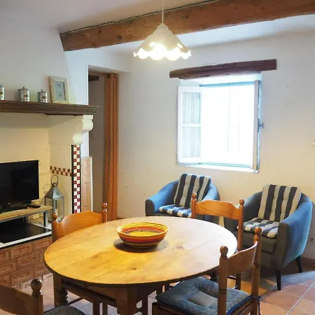 Apartment With Private Terrace In Provence Monteux